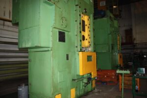 Kaltextrusion Presse Barnaul KB0036 - 400 ton (ID:S85655) - Dabrox.com