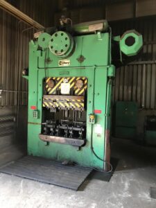 Abgratpresse Massey 250 MT - 250 ton (ID:75344) - Dabrox.com