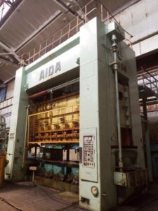 Blechumformung Presse Aida  - 400 ton