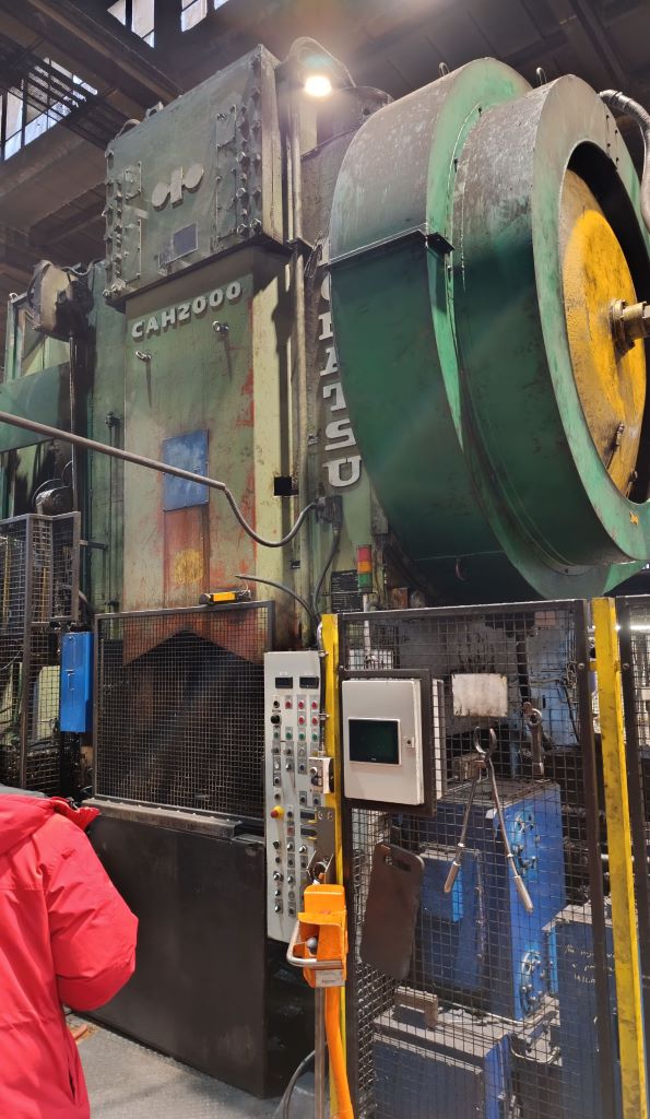 Schmiedepresse Komatsu CAH2000 - 2000 ton (ID:76397) - Dabrox.com