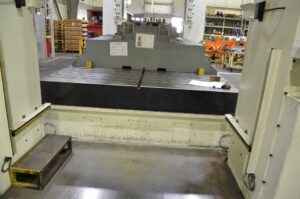 Blechumformung Presse Simpac DE4P1500 - 1500 ton (ID:76364) - Dabrox.com