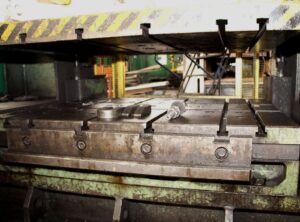 Mechanische Presse Rovetta S2-400-1600-1220 - 400 ton (ID:75790) - Dabrox.com