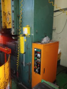 Kniehebelpresse Barnaul KB8340 B - 1000 ton (ID:76092) - Dabrox.com