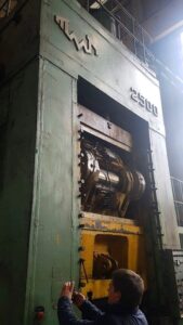 Kniehebelpresse TMP Voronezh - 2500 ton