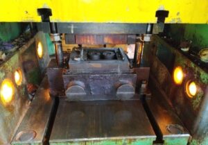 Kniehebelpresse TMP Voronezh K504.003.844 - 2500 ton (ID:S78704) - Dabrox.com