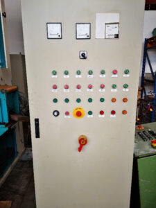 Abgratpresse Nuova Omec SC1-250 - 250 ton (ID:75486) - Dabrox.com