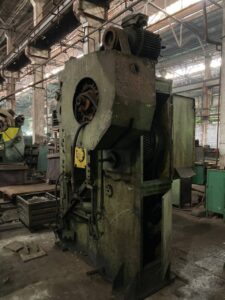 Kniehebelpresse Barnaul KB8336 - 400 ton (ID:76186) - Dabrox.com