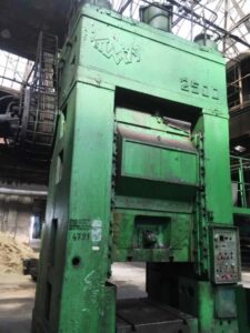 Kniehebelpresse TMP Voronezh - 2500 ton