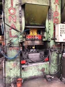 Schmiedepresse National Maxipres 1600 - 1600 ton (ID:75998) - Dabrox.com