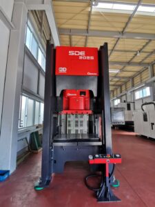 Abgratpresse Amada SDE-2025 - 200 ton (ID:S78897) - Dabrox.com