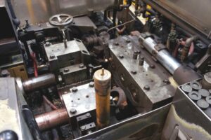 Automatische Schmiedemaschine Hatebur AMP30 - 230 ton (ID:75508) - Dabrox.com