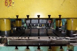 Blechumformung Presse Ryazan AA6230 - 100 ton (ID:75512) - Dabrox.com