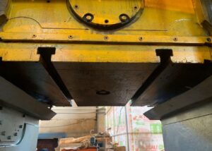 Kniehebelpresse Barnaul KB8340 - 1000 ton (ID:75816) - Dabrox.com