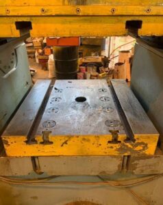 Kniehebelpresse Barnaul KB8340 - 1000 ton (ID:75816) - Dabrox.com