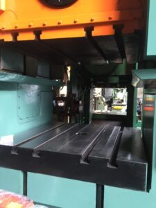 Kniehebelpresse Barnaul KB8342 - 1600 ton (ID:S78579) - Dabrox.com