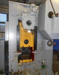 Kniehebelpresse Kuzlitmash KB8334 - 250 ton (ID:76000) - Dabrox.com