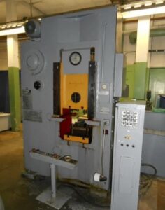 Kniehebelpresse Kuzlitmash - 250 ton