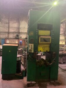 Kniehebelpresse Barnaul - 400 ton