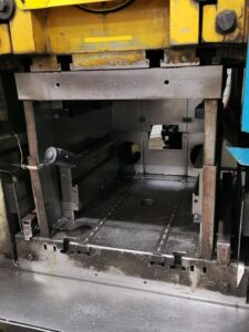 Kniehebelpresse Barnaul KB8342 B - 1600 ton (ID:75815) - Dabrox.com