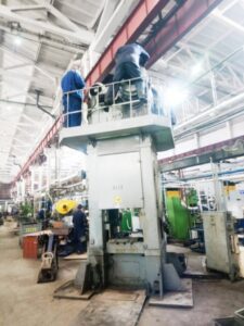 Abgratpresse KarpatPressMash KG9534 - 250 ton (ID:75565) - Dabrox.com