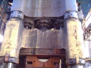 Hydraulikpresse Dnepropress PA1343 - 2000 ton (ID:75346) - Dabrox.com