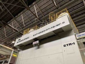 Blechumformung Presse Komatsu E4T2500 - 2500 ton (ID:75811) - Dabrox.com