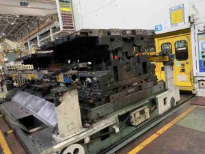 Blechumformung Presse Komatsu E4T2500 - 2500 ton (ID:75811) - Dabrox.com