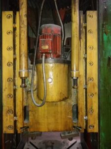 Abgratpresse Zdas LU 250/800 - 250 ton (ID:S88970) - Dabrox.com