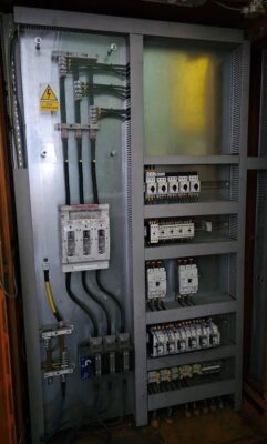 Hydraulische Presse Dieffenbacher P0-F 1250A - 1250 ton (Foto 2)