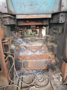 Schmiedepresse Kurimoto F-1600 - 1600 ton (ID:75577) - Dabrox.com