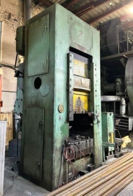 Kniehebelpresse Barnaul K8342 - 1600 ton (Foto 4)