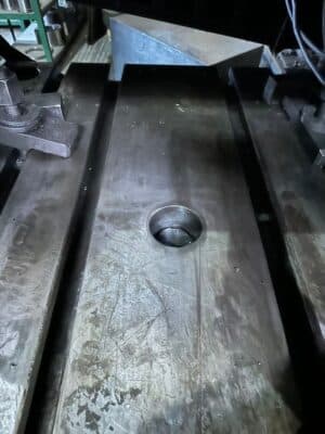 Kniehebelpresse Barnaul K8342 - 1600 ton (Foto 1)