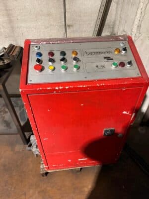 Kniehebelpresse Barnaul K8340 - 1000 ton (Foto 9)