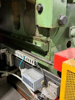 Kniehebelpresse Barnaul K8340 - 1000 ton (Foto 10)