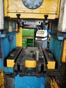 Kniehebelpresse Barnaul KB8340 - 1000 ton (ID:75896) - Dabrox.com