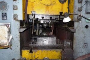 Kaltextrusion Presse Barnaul K0036 - 400 ton (ID:75590) - Dabrox.com