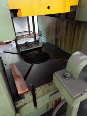 Kniehebelpresse Kieserling KKPR 2000/1000 - 2000 ton (Foto 2)