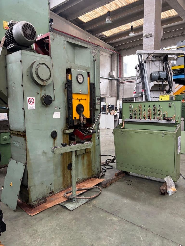 Kniehebelpresse Barnaul KB8336 - 400 ton