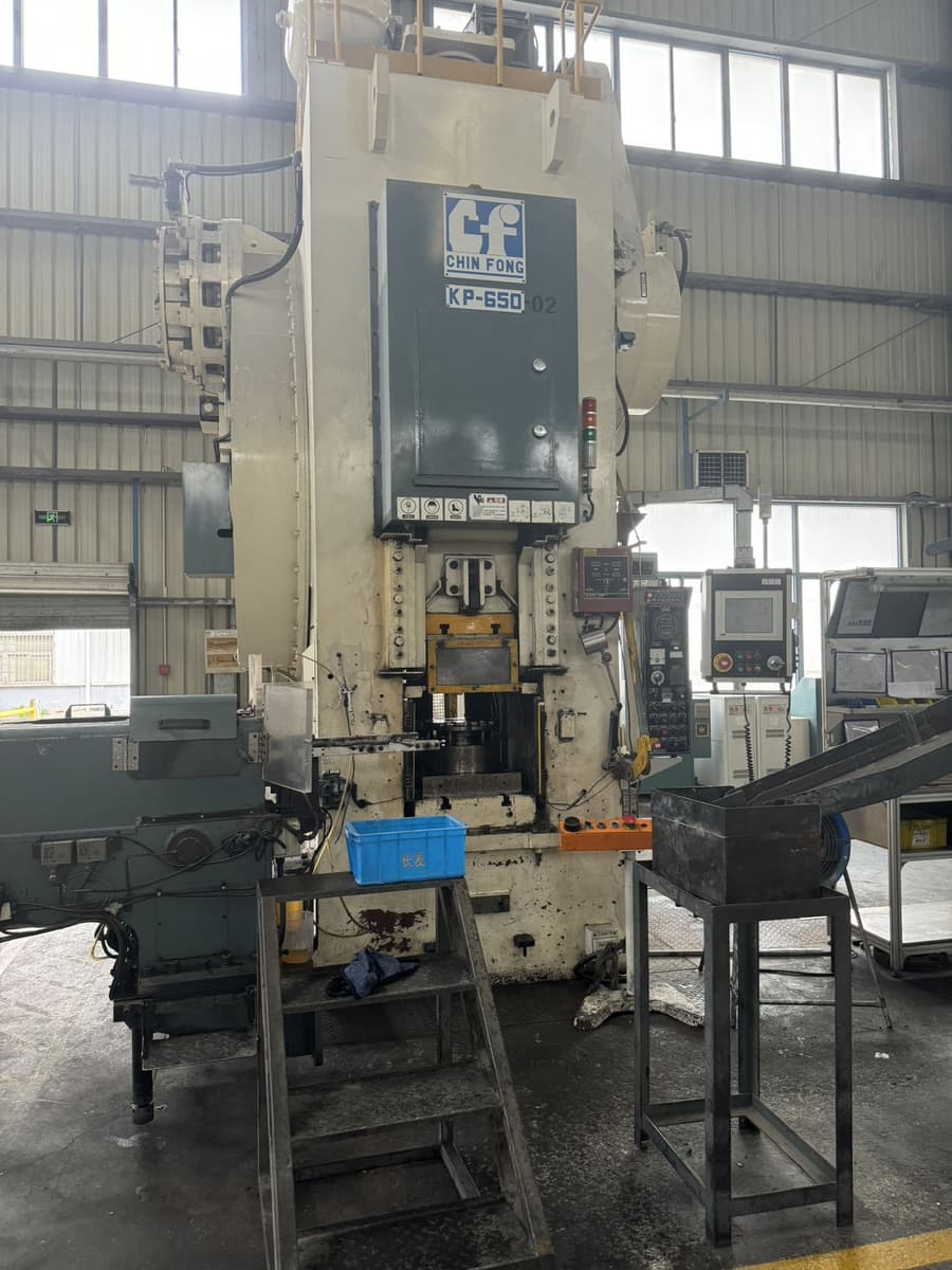 Kaltumformpresse Chin Fong KP-650 - 650 ton