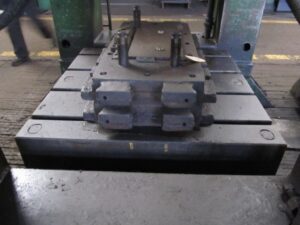 Abgratpresse TMP Voronezh K2540 - 1000 ton (ID:S80103) - Dabrox.com