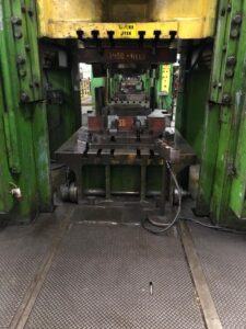 Abgratpresse TMP Voronezh KB2542 - 1600 ton (ID:75596) - Dabrox.com