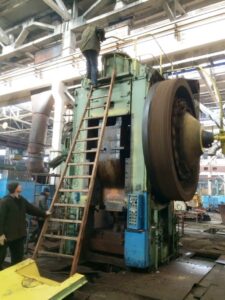Schmiedepresse Kurimoto F-1600 - 1600 ton (ID:S84501) - Dabrox.com