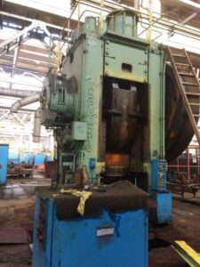 Schmiedepresse Kurimoto F-1600 - 1600 ton (ID:S84501) - Dabrox.com