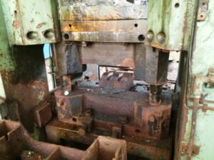 Schmiedepresse Kurimoto F-1600 - 1600 ton (ID:S84501) - Dabrox.com