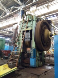 Schmiedepresse Kurimoto F-1600 - 1600 ton (ID:S84501) - Dabrox.com