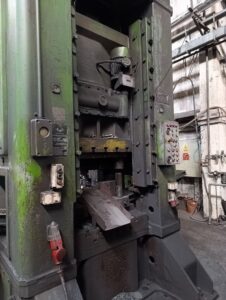 Abgratpresse TMP Voronezh KA2536 - 400 ton (ID:76207) - Dabrox.com