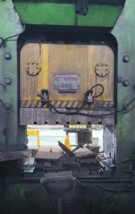 Abgratpresse Wilkins & Mitchell G54S4 - 350 ton (ID:76015/1) - Dabrox.com