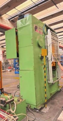Kniehebelpresse Barnaul KB8340 B - 1000 ton (Foto 3)