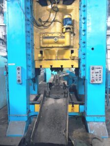 Abgratpresse TMP Voronezh K9540 - 1000 ton (ID:76058) - Dabrox.com
