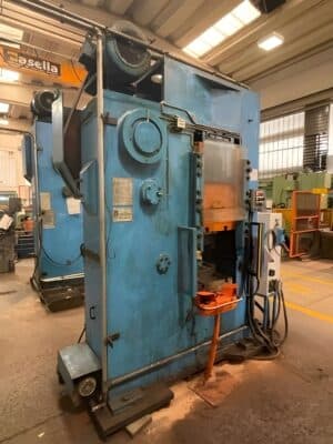 Kniehebelpresse Barnaul KB8336 - 400 ton (Foto 2)